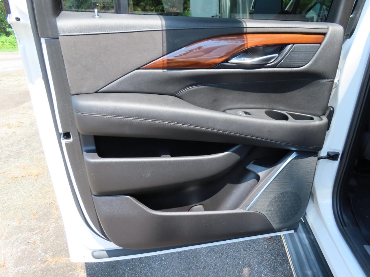 Cadillac Escalade ESV Premium 4WD 2018
