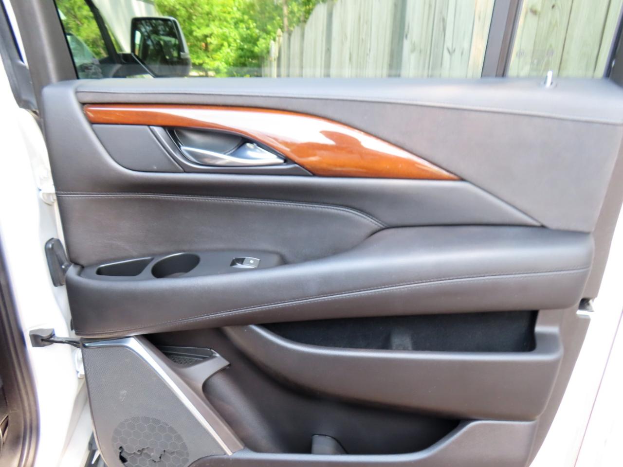 Cadillac Escalade ESV Premium 4WD 2018