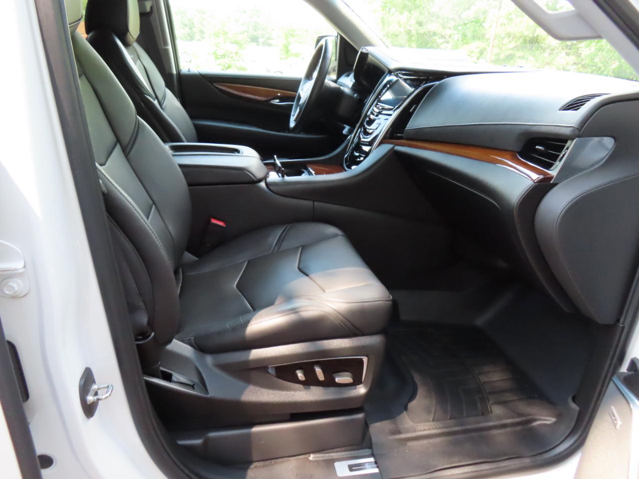 Cadillac Escalade ESV Premium 4WD 2018