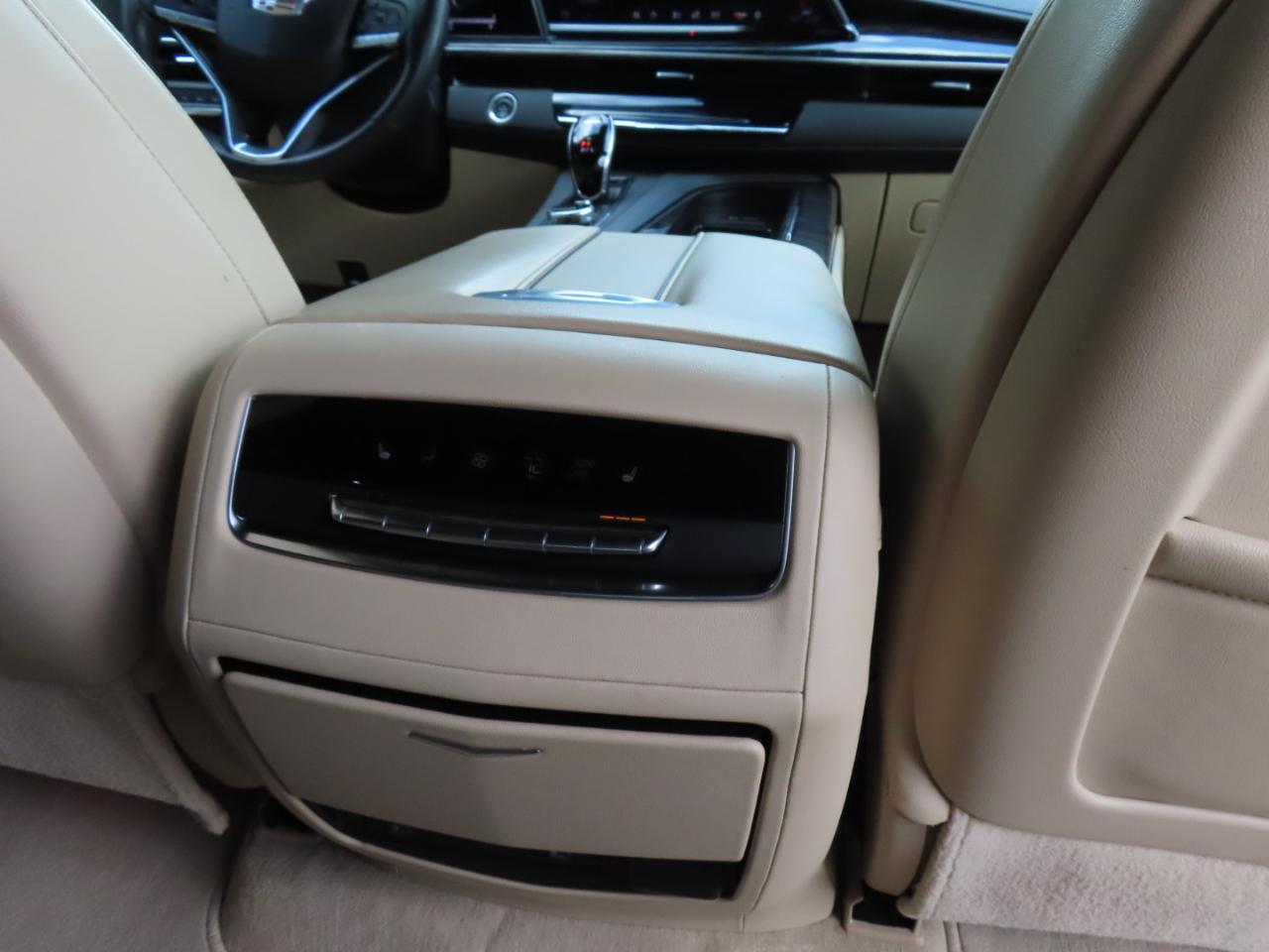 Cadillac Escalade Premium Luxury AWD 2021