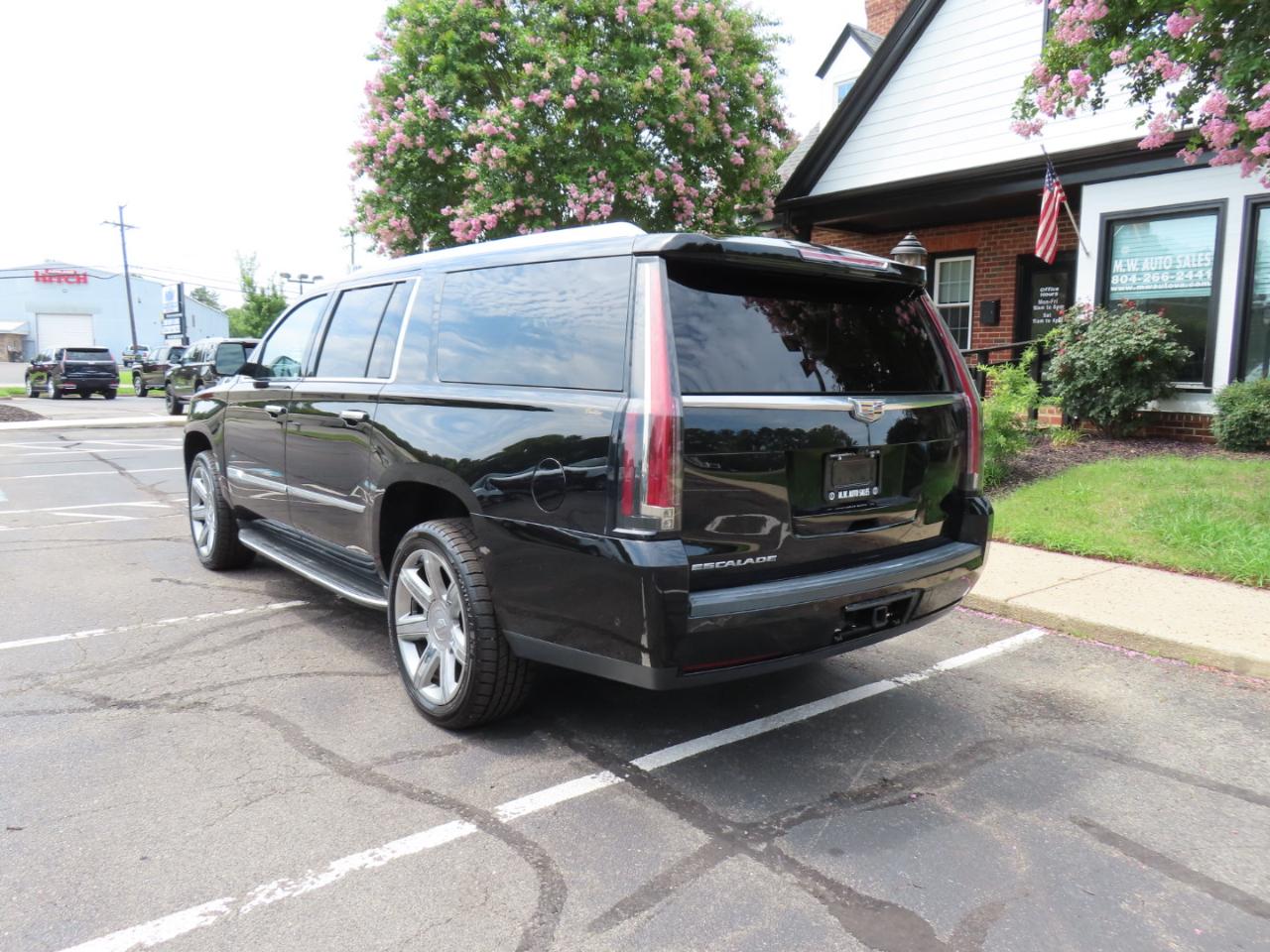 Cadillac Escalade ESV Luxury 4WD 2017