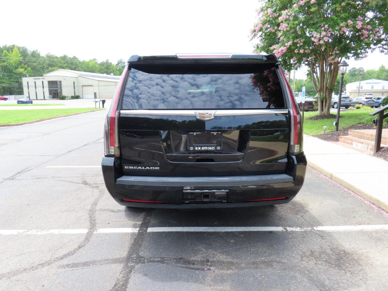 Cadillac Escalade ESV Luxury 4WD 2017