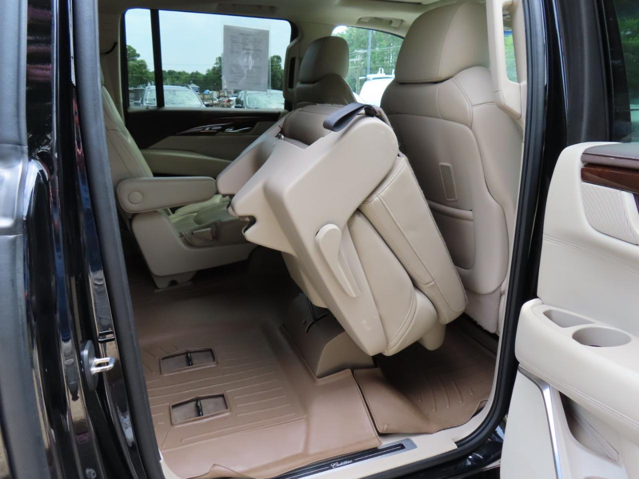 Cadillac Escalade ESV Luxury 4WD 2017