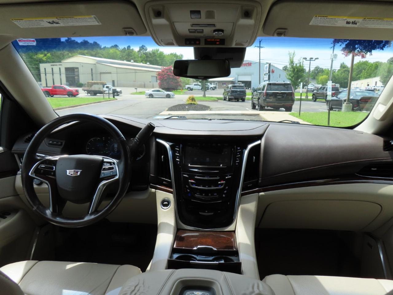 Cadillac Escalade ESV Luxury 4WD 2017