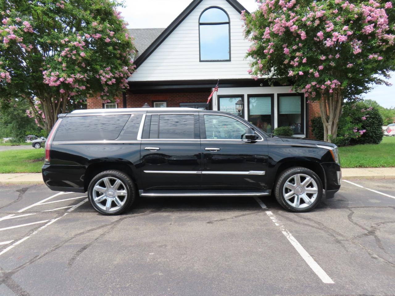 Cadillac Escalade ESV Luxury 4WD 2017