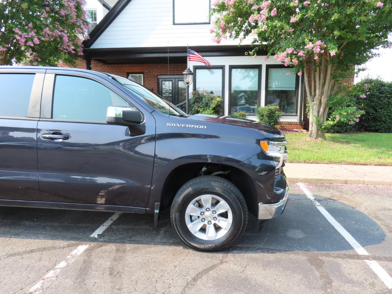 Chevrolet Silverado 1500 LT Crew Cab 4WD 2023