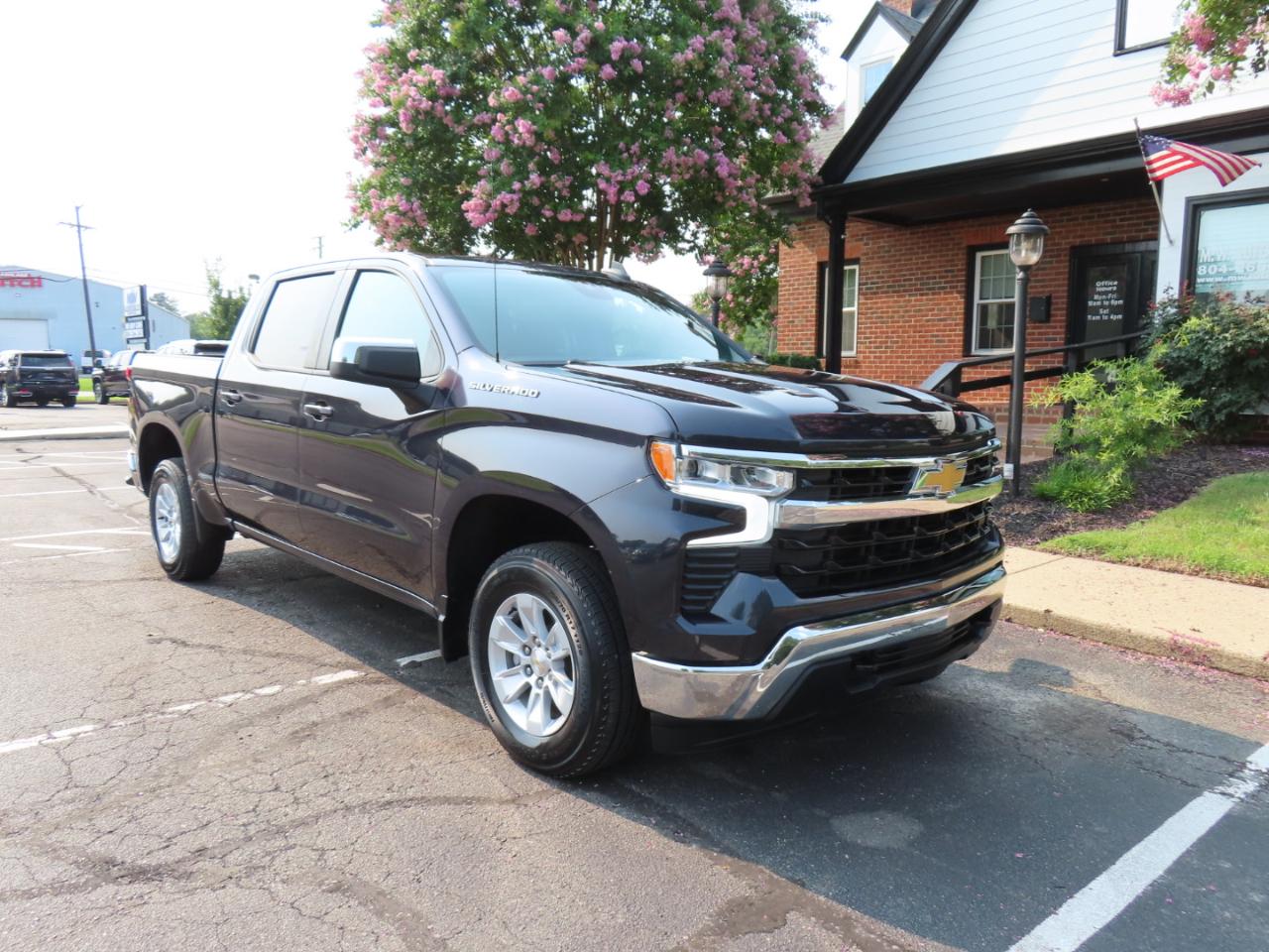Chevrolet Silverado 1500 LT Crew Cab 4WD 2023
