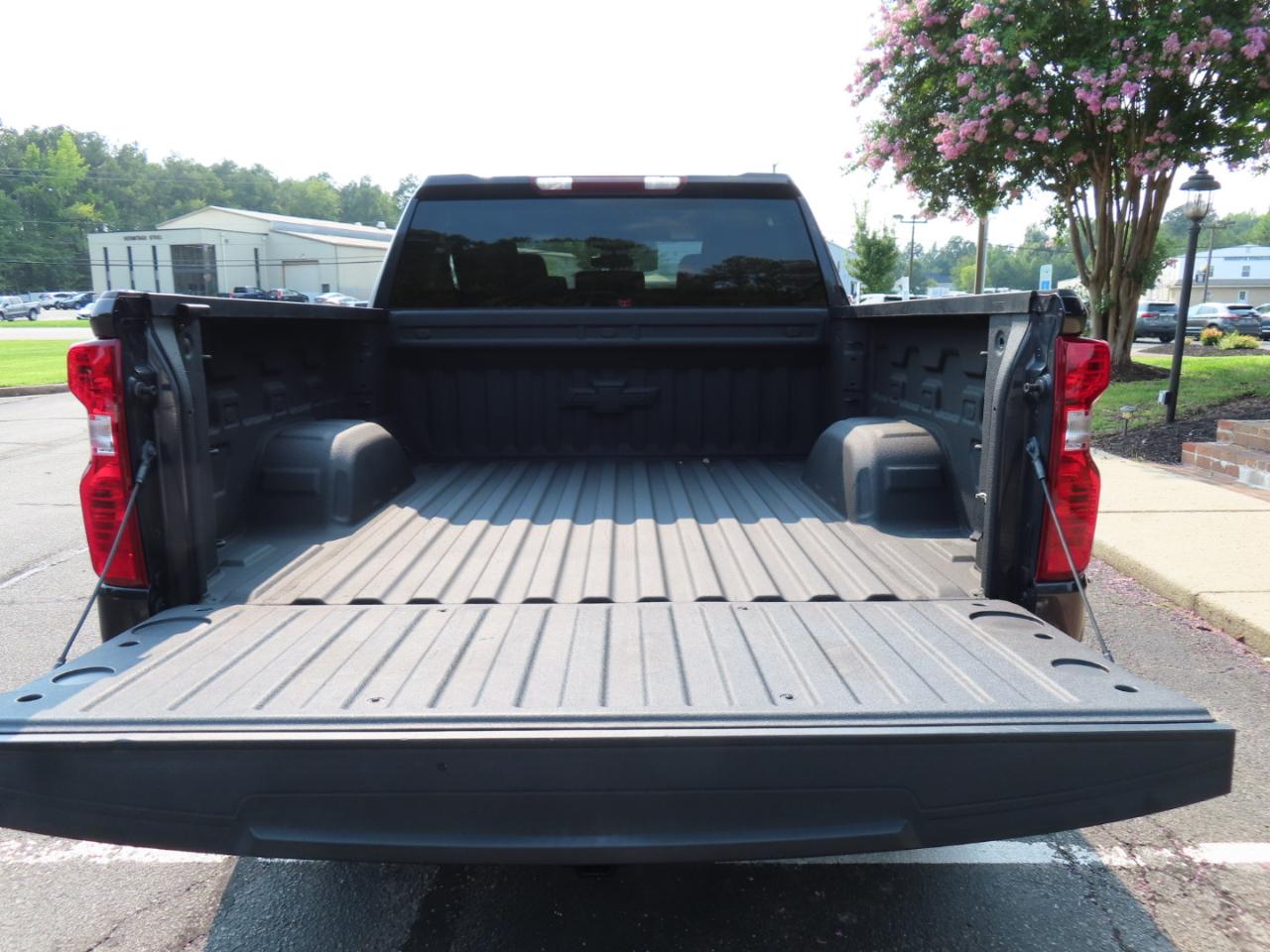 Chevrolet Silverado 1500 LT Crew Cab 4WD 2023