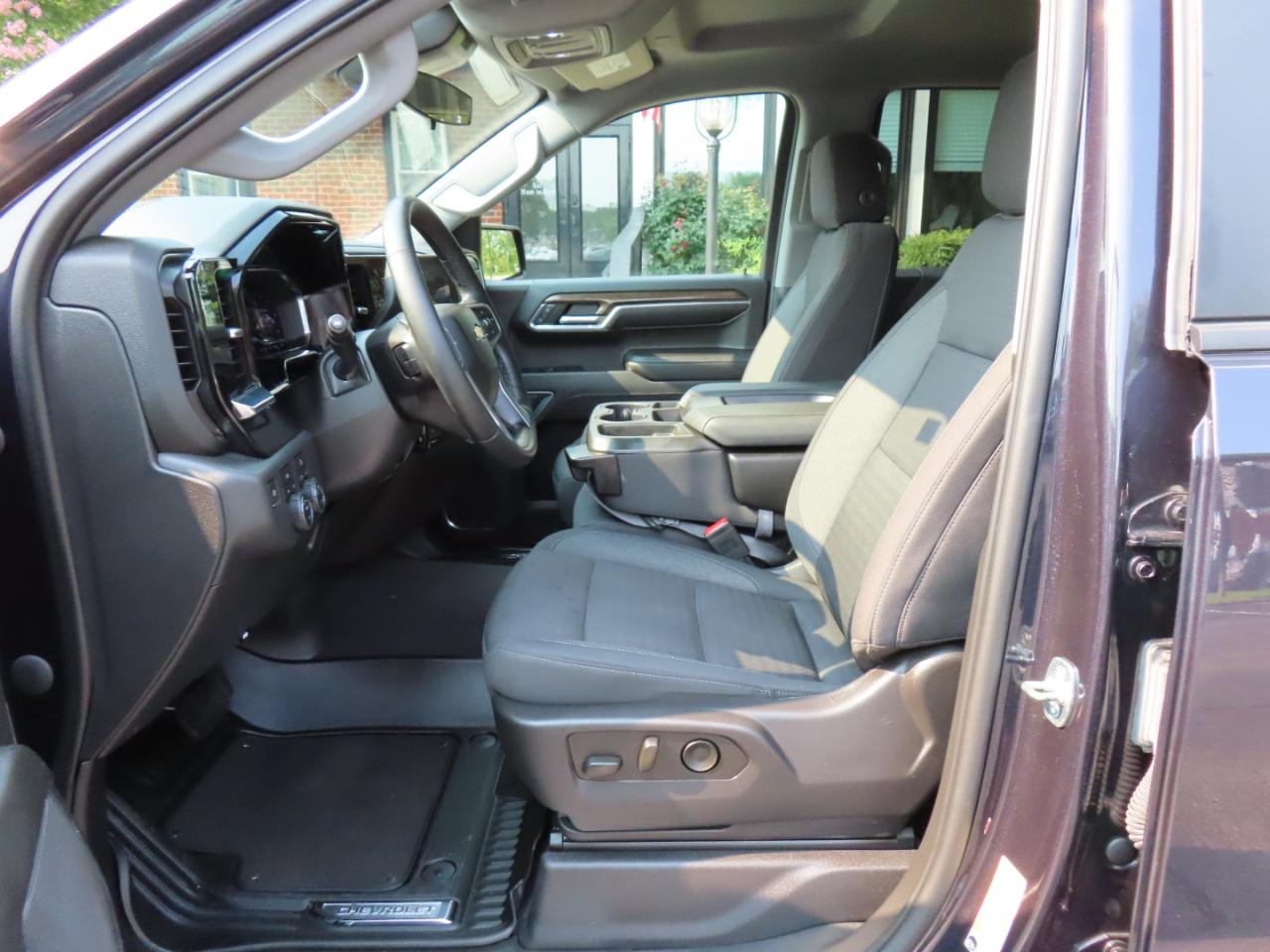 Chevrolet Silverado 1500 LT Crew Cab 4WD 2023