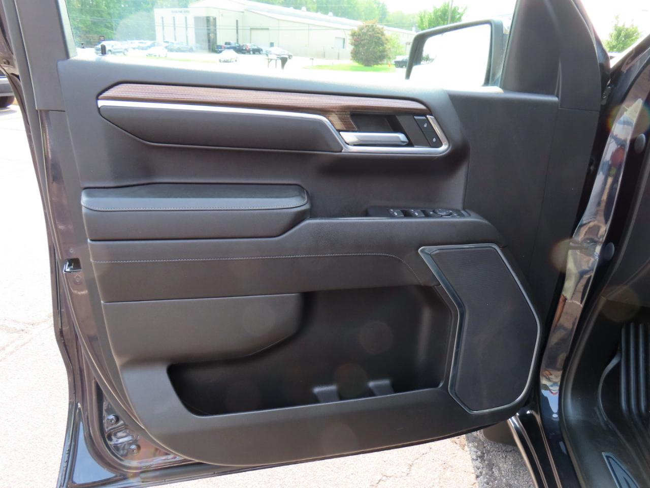 Chevrolet Silverado 1500 LT Crew Cab 4WD 2023