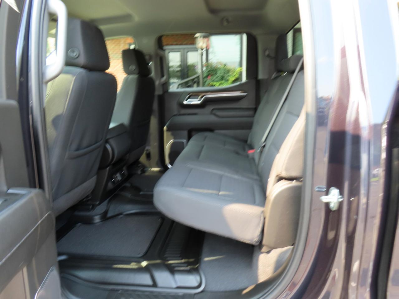 Chevrolet Silverado 1500 LT Crew Cab 4WD 2023