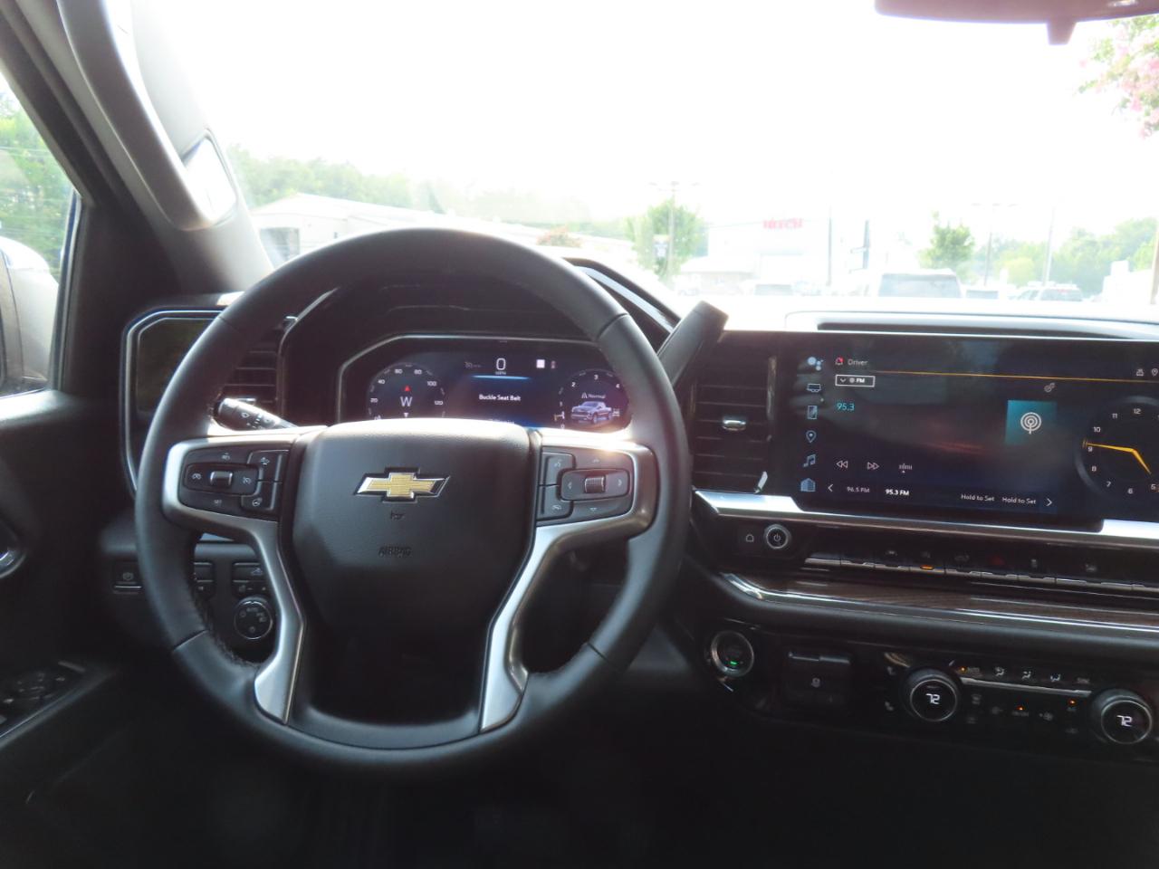 Chevrolet Silverado 1500 LT Crew Cab 4WD 2023