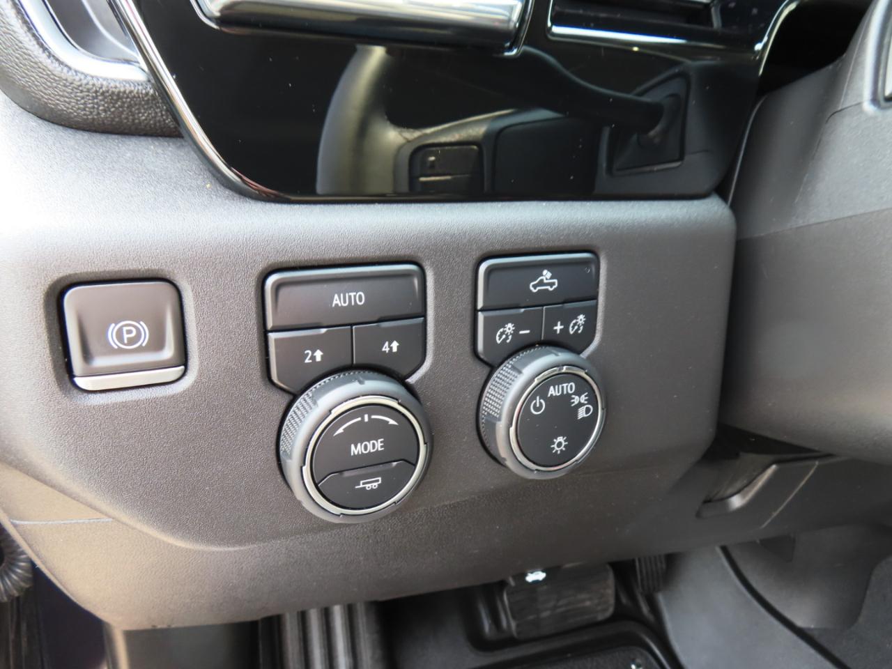 Chevrolet Silverado 1500 LT Crew Cab 4WD 2023