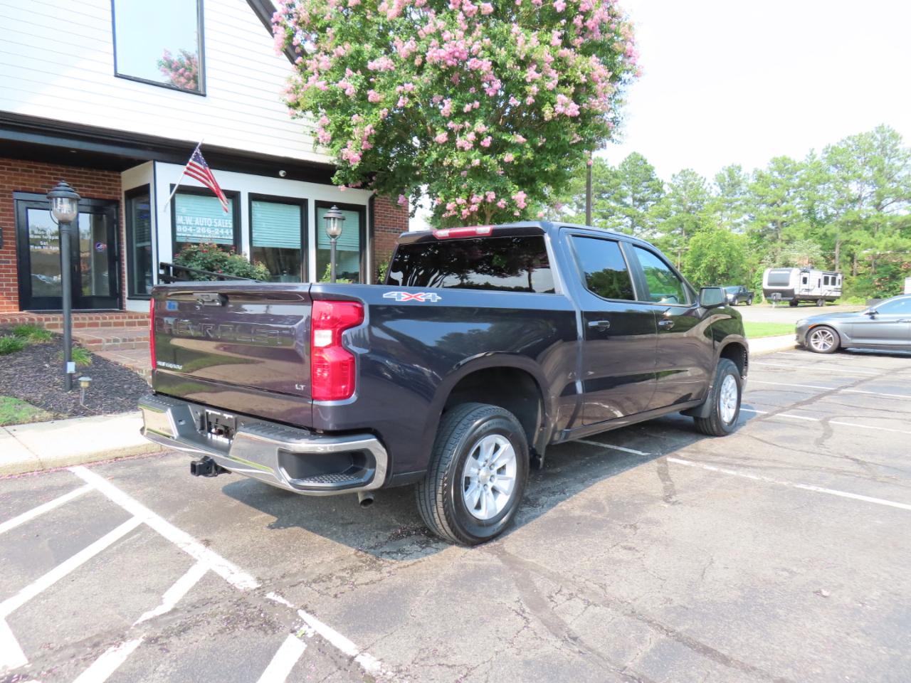 Chevrolet Silverado 1500 LT Crew Cab 4WD 2023