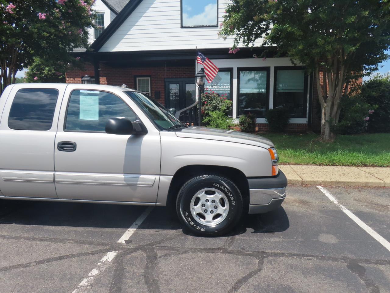 Chevrolet Silverado 1500 LS Ext. Cab Short Bed 2WD 2004