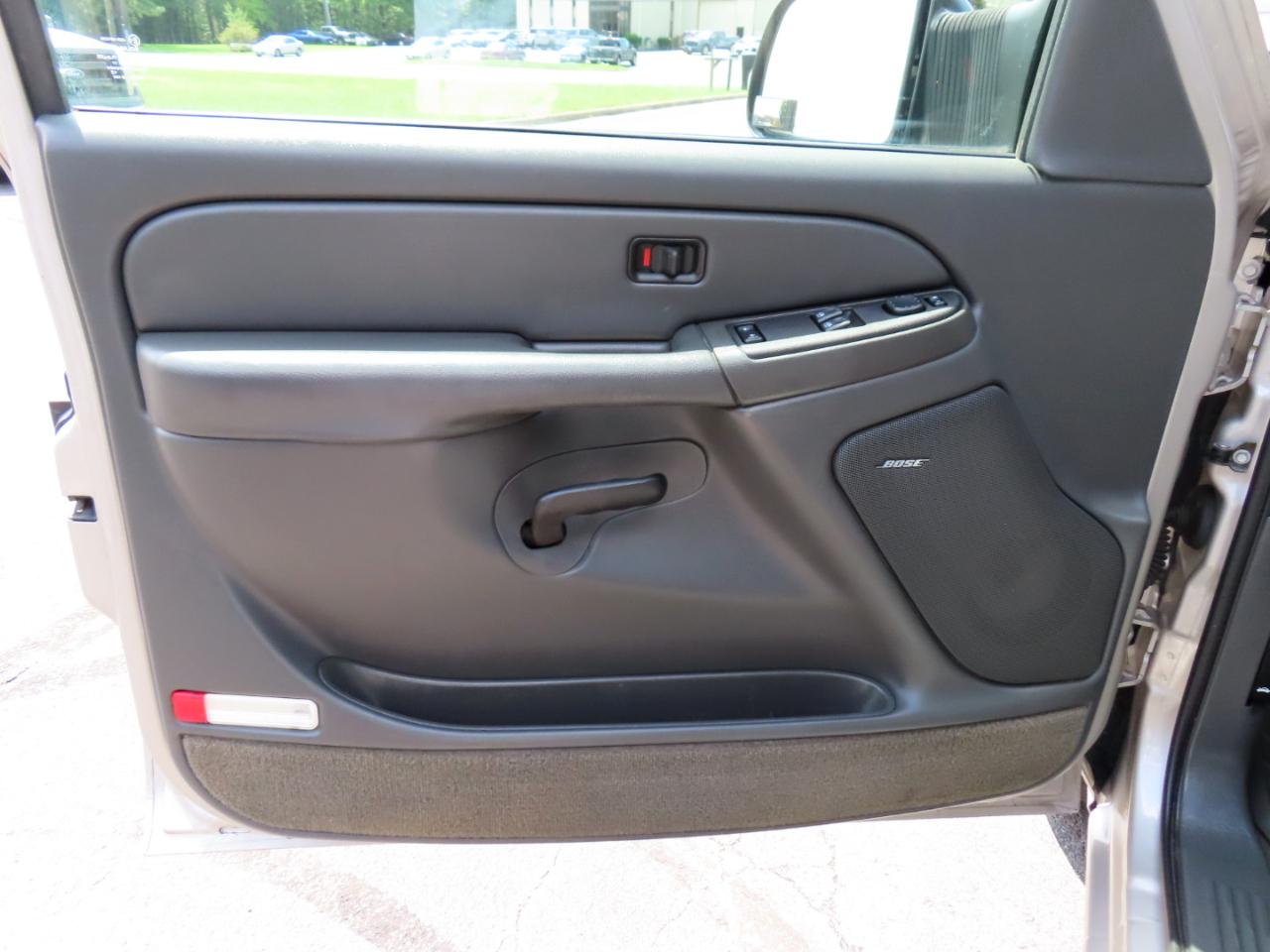 Chevrolet Silverado 1500 LS Ext. Cab Short Bed 2WD 2004