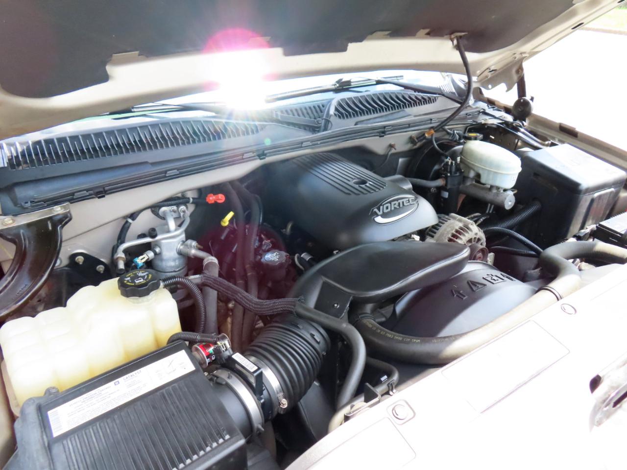 Chevrolet Silverado 1500 LS Ext. Cab Short Bed 2WD 2004