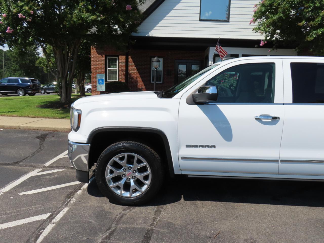 GMC Sierra 1500 SLT Crew Cab Long Box 2WD 2017