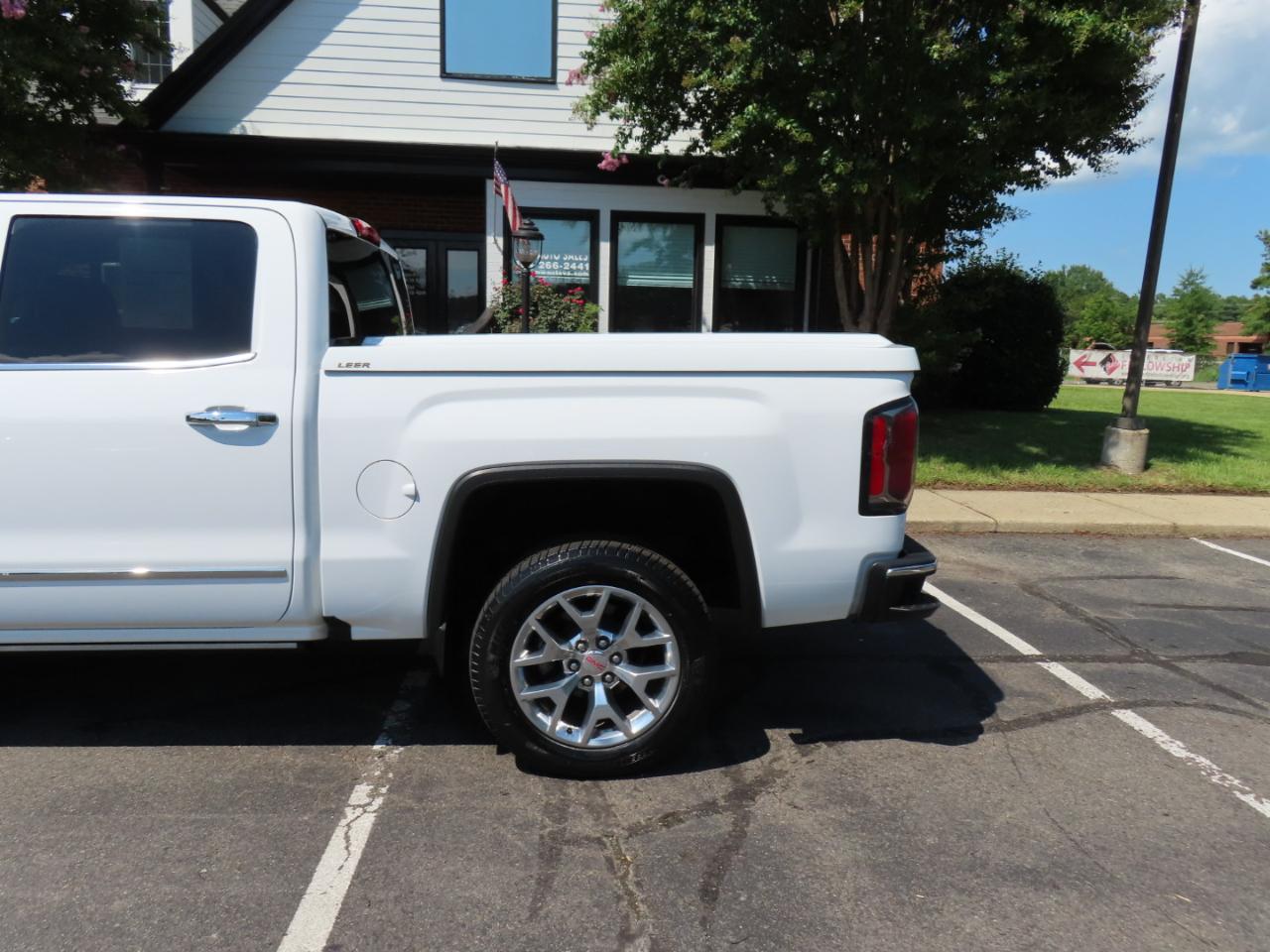 GMC Sierra 1500 SLT Crew Cab Long Box 2WD 2017