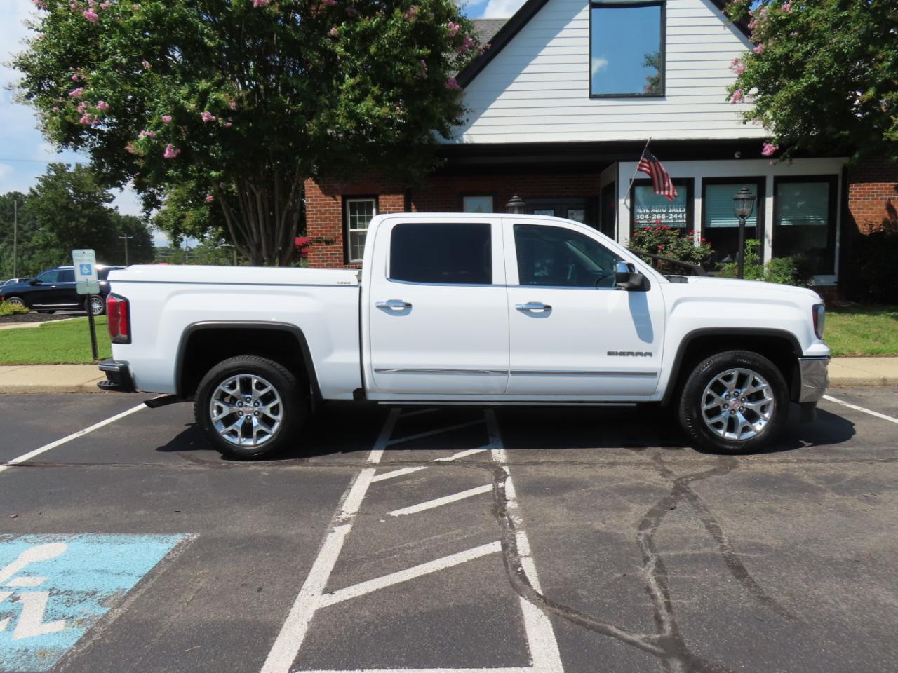 GMC Sierra 1500 SLT Crew Cab Long Box 2WD 2017