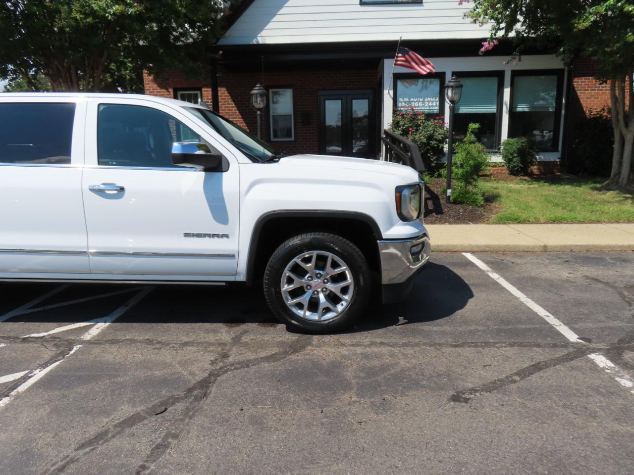 GMC Sierra 1500 SLT Crew Cab Long Box 2WD 2017