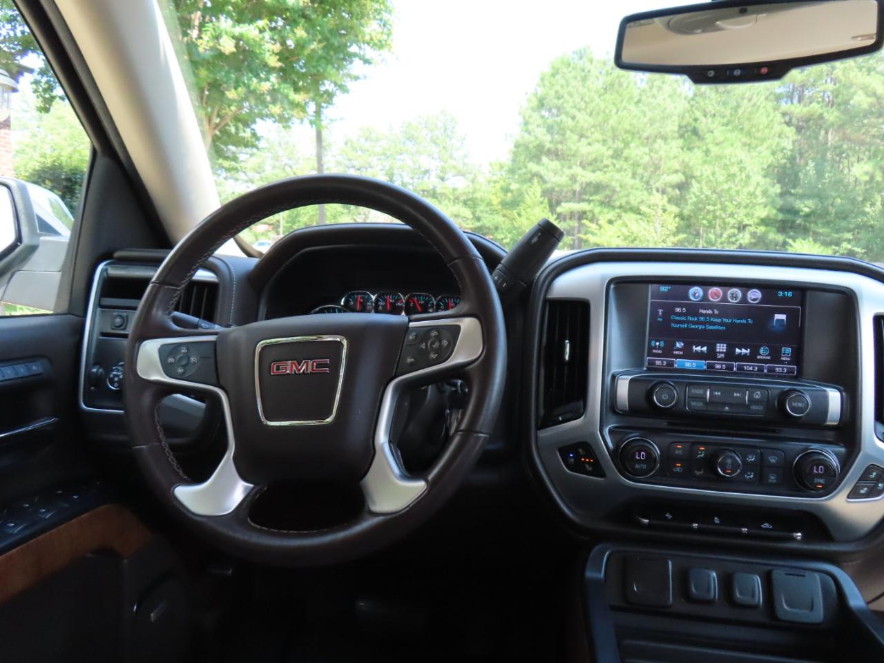 GMC Sierra 1500 SLT Crew Cab Long Box 2WD 2017