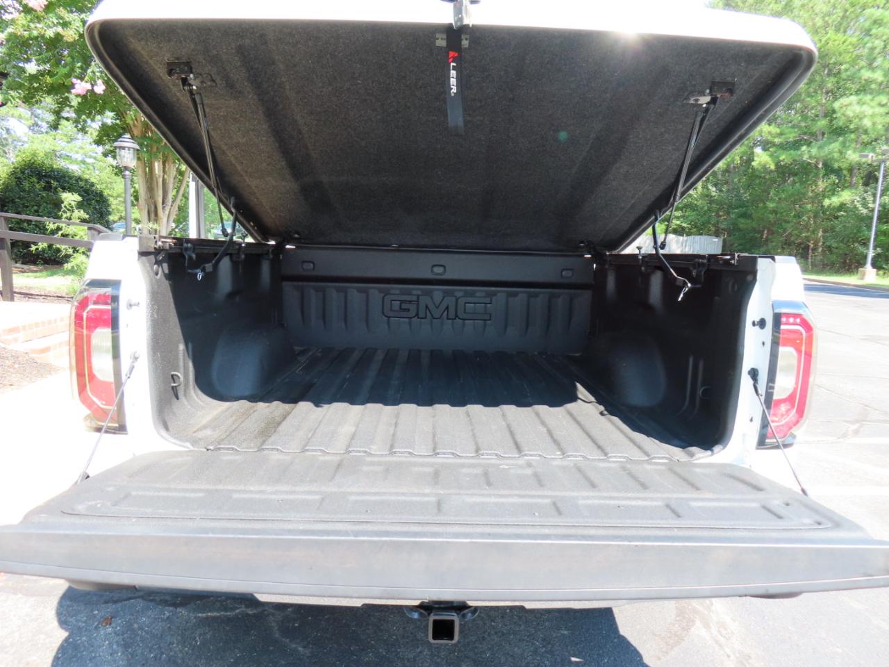 GMC Sierra 1500 SLT Crew Cab Long Box 2WD 2017