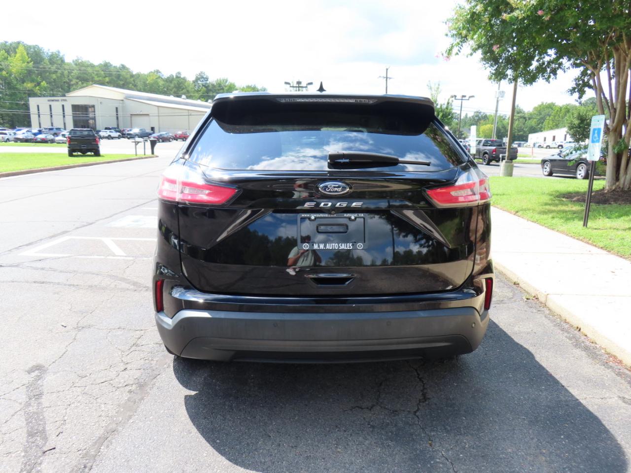 Ford Edge SE FWD 2021