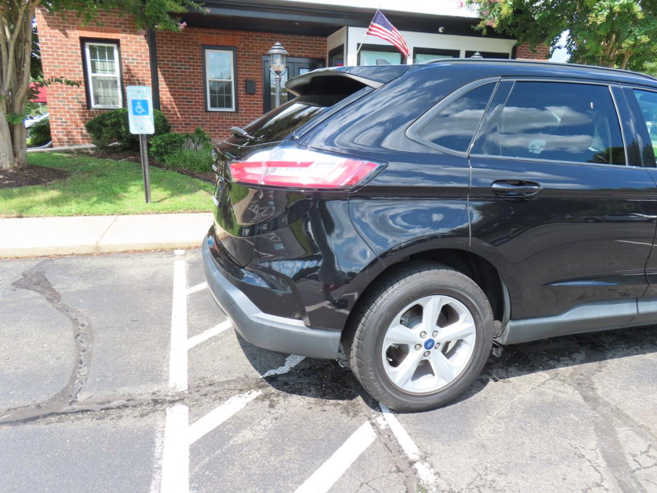 Ford Edge SE FWD 2021