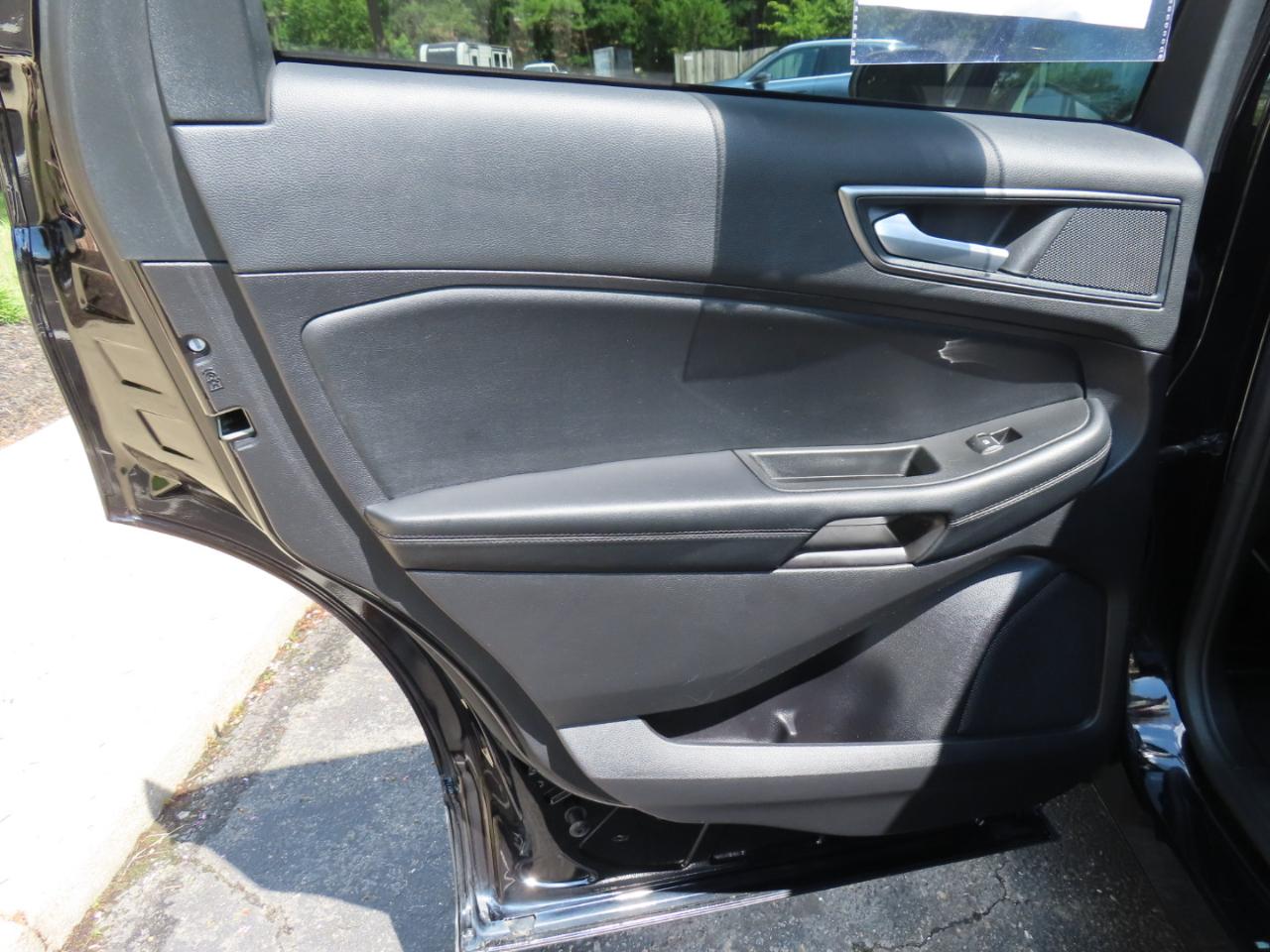 Ford Edge SE FWD 2021