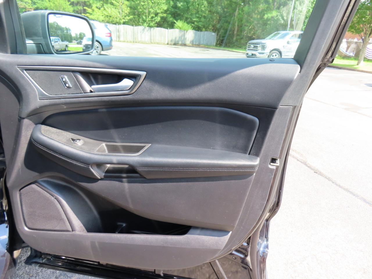 Ford Edge SE FWD 2021