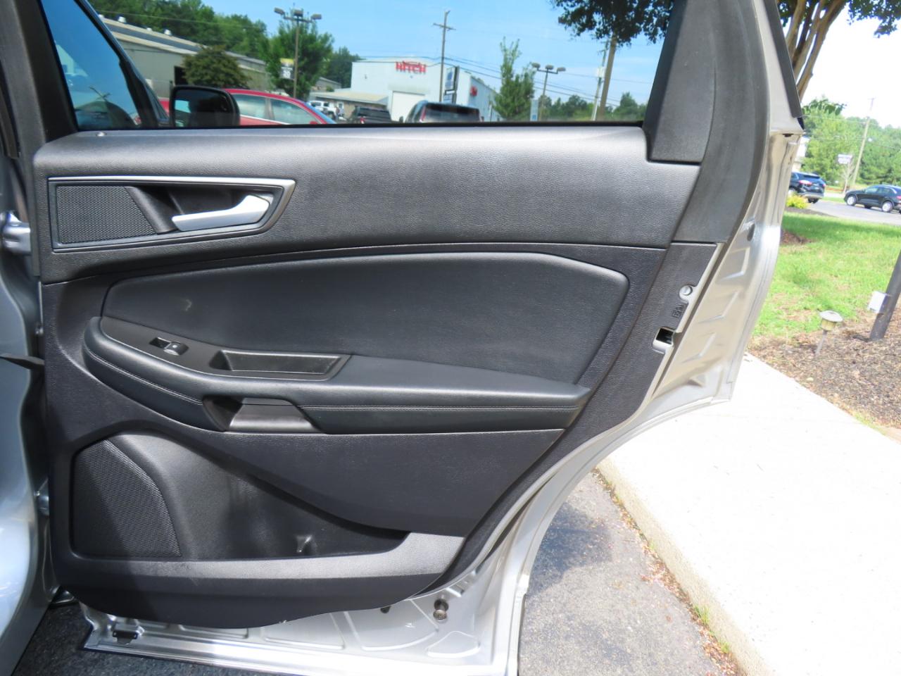 Ford Edge SE FWD 2020