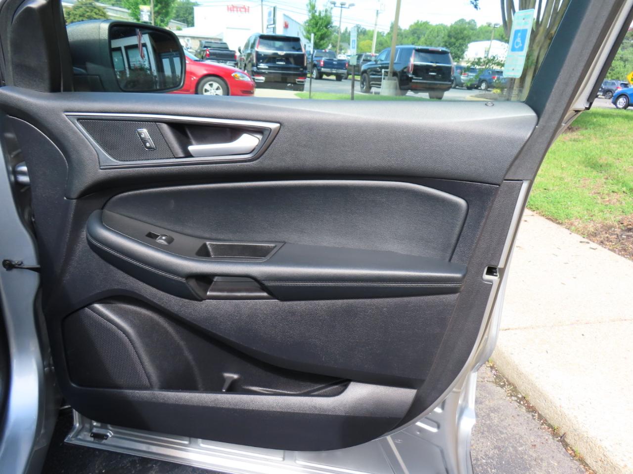 Ford Edge SE FWD 2020