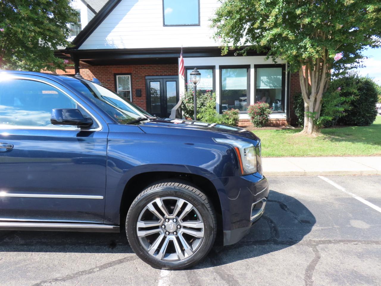 GMC Yukon Denali 4WD 2019