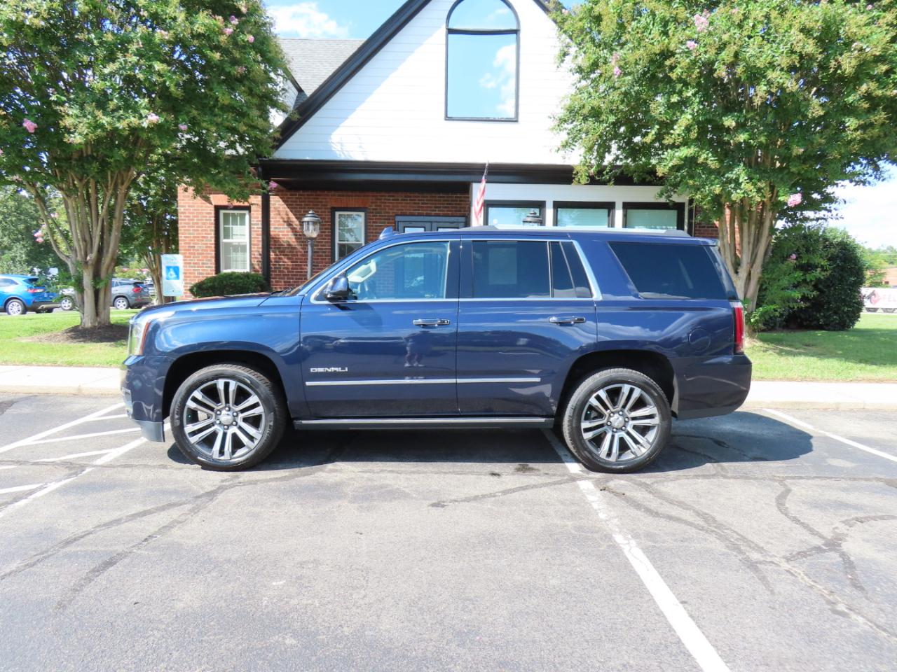 GMC Yukon Denali 4WD 2019