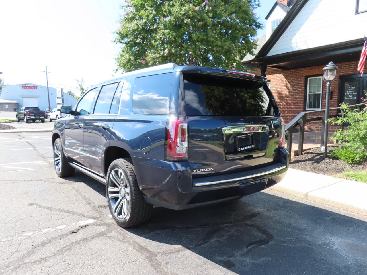 GMC Yukon Denali 4WD 2019