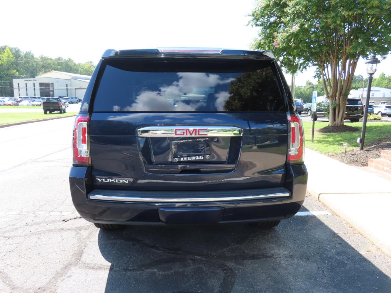 GMC Yukon Denali 4WD 2019