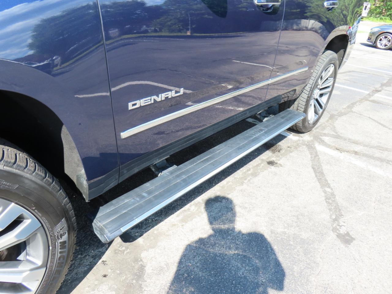 GMC Yukon Denali 4WD 2019
