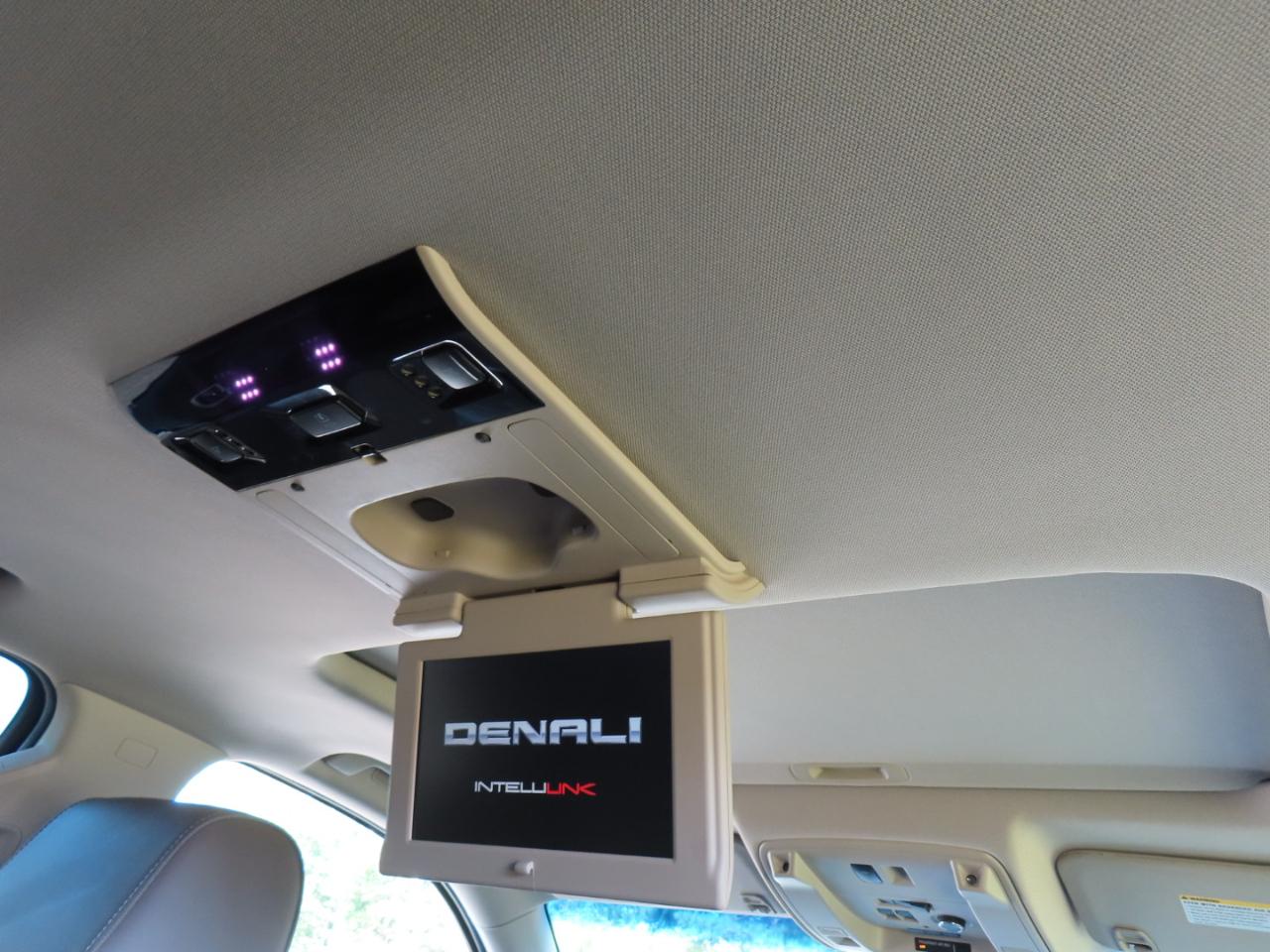 GMC Yukon Denali 4WD 2019