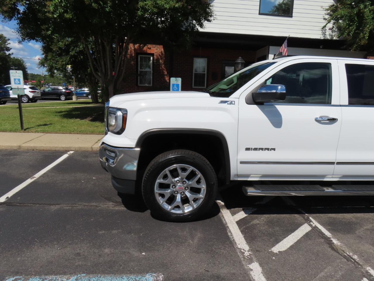 GMC Sierra 1500 SLT Crew Cab Short Box 4WD 2017