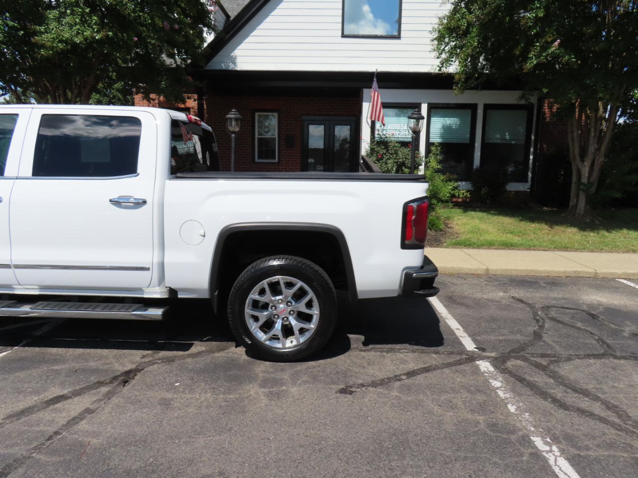 GMC Sierra 1500 SLT Crew Cab Short Box 4WD 2017