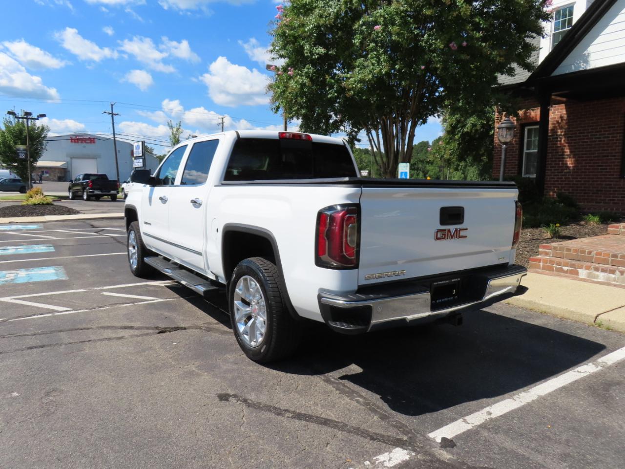 GMC Sierra 1500 SLT Crew Cab Short Box 4WD 2017