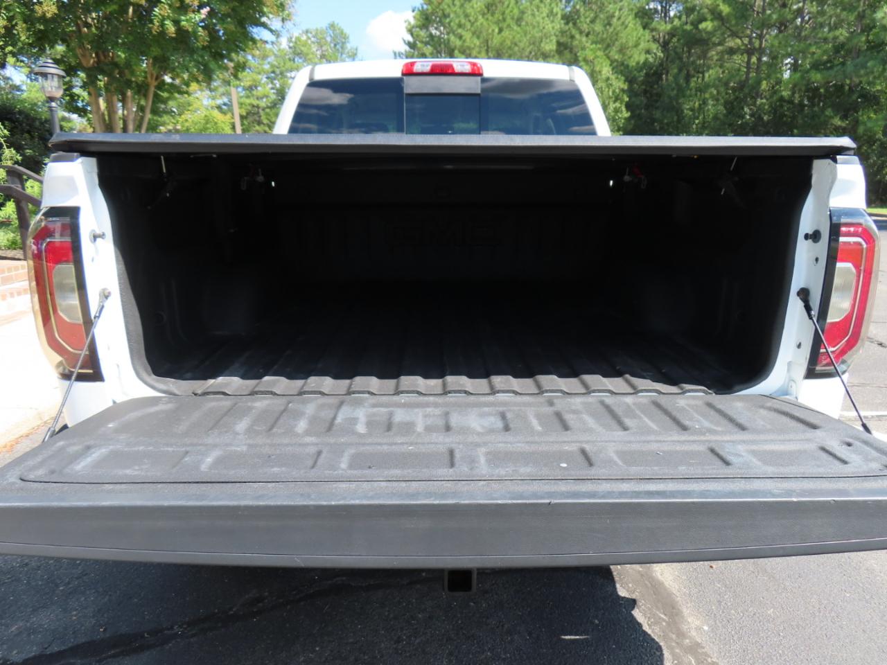 GMC Sierra 1500 SLT Crew Cab Short Box 4WD 2017