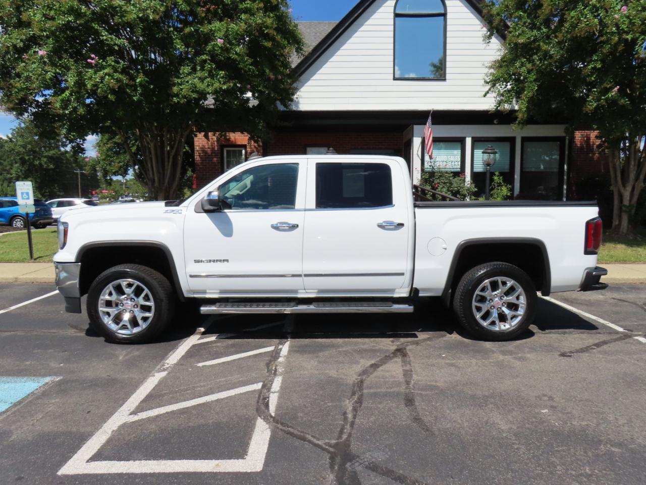 GMC Sierra 1500 SLT Crew Cab Short Box 4WD 2017