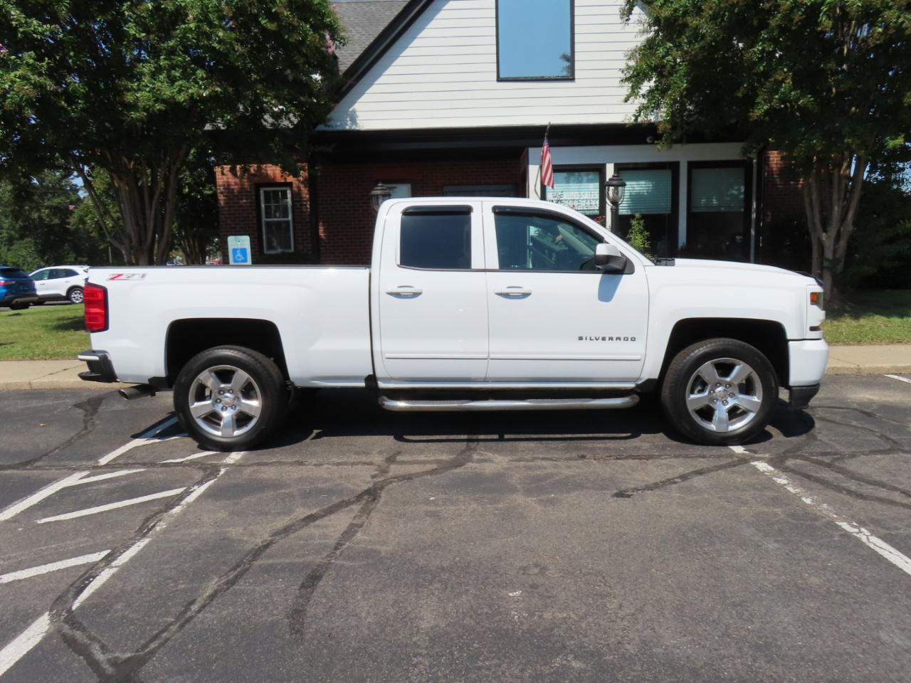 Chevrolet Silverado 1500 LT Double Cab 4WD 2017