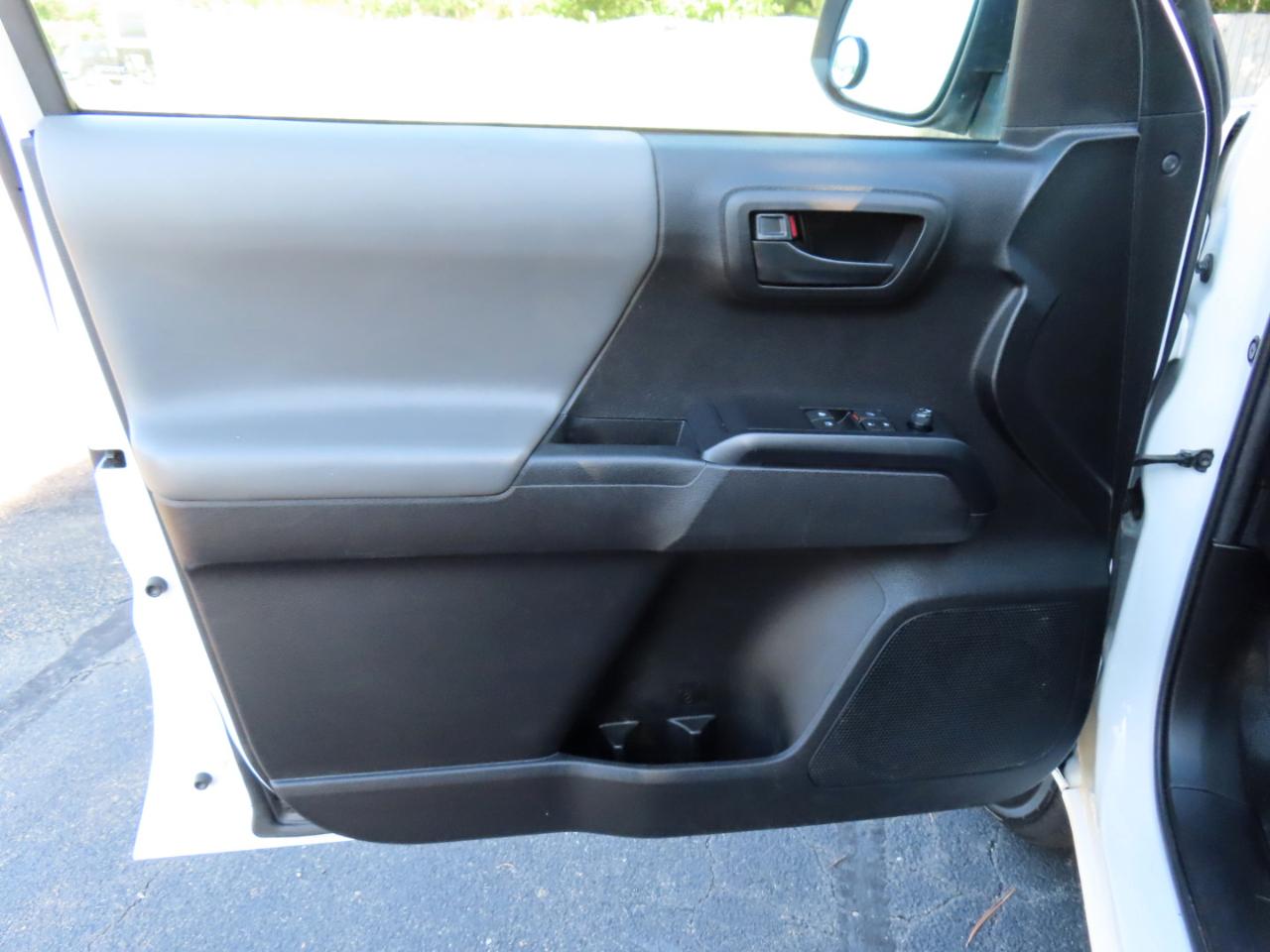Toyota Tacoma SR5 Access Cab I4 6AT 2WD 2022