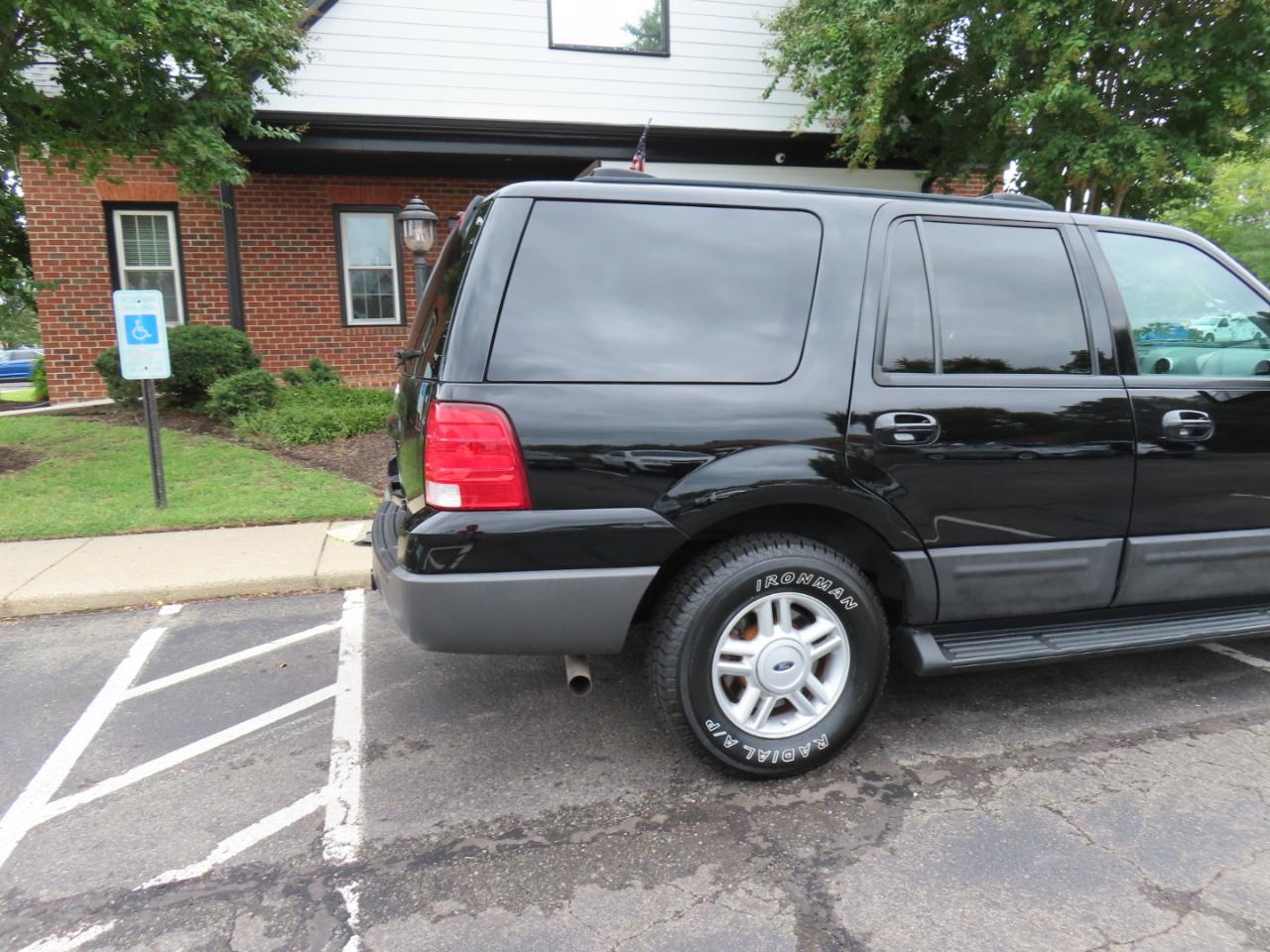 Ford Expedition XLT 4.6L 4WD 2004