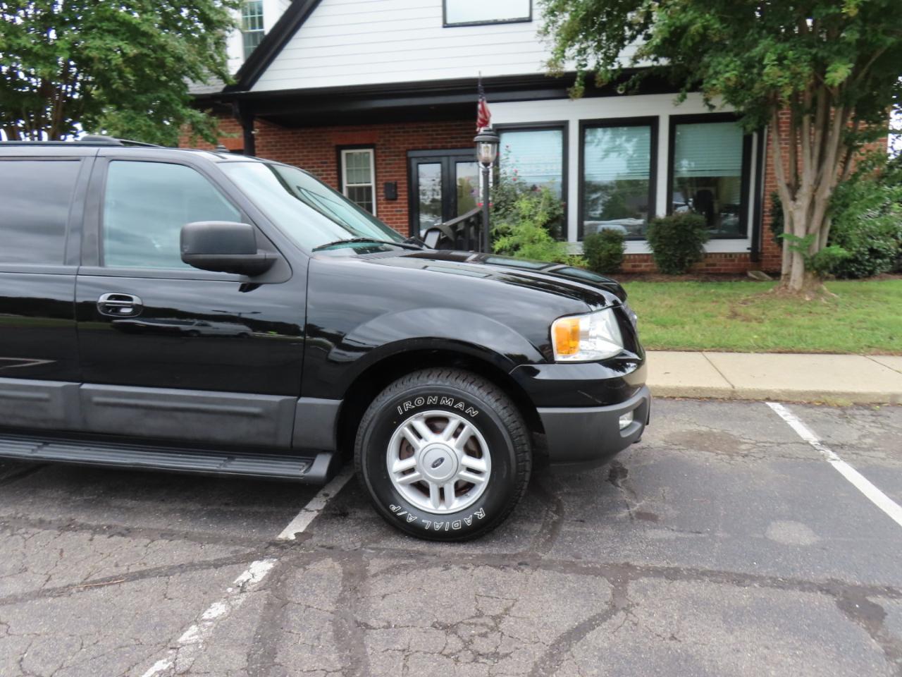 Ford Expedition XLT 4.6L 4WD 2004