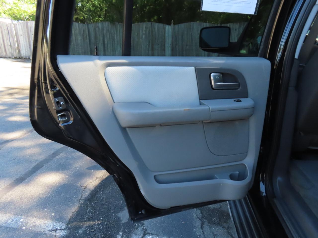 Ford Expedition XLT 4.6L 4WD 2004