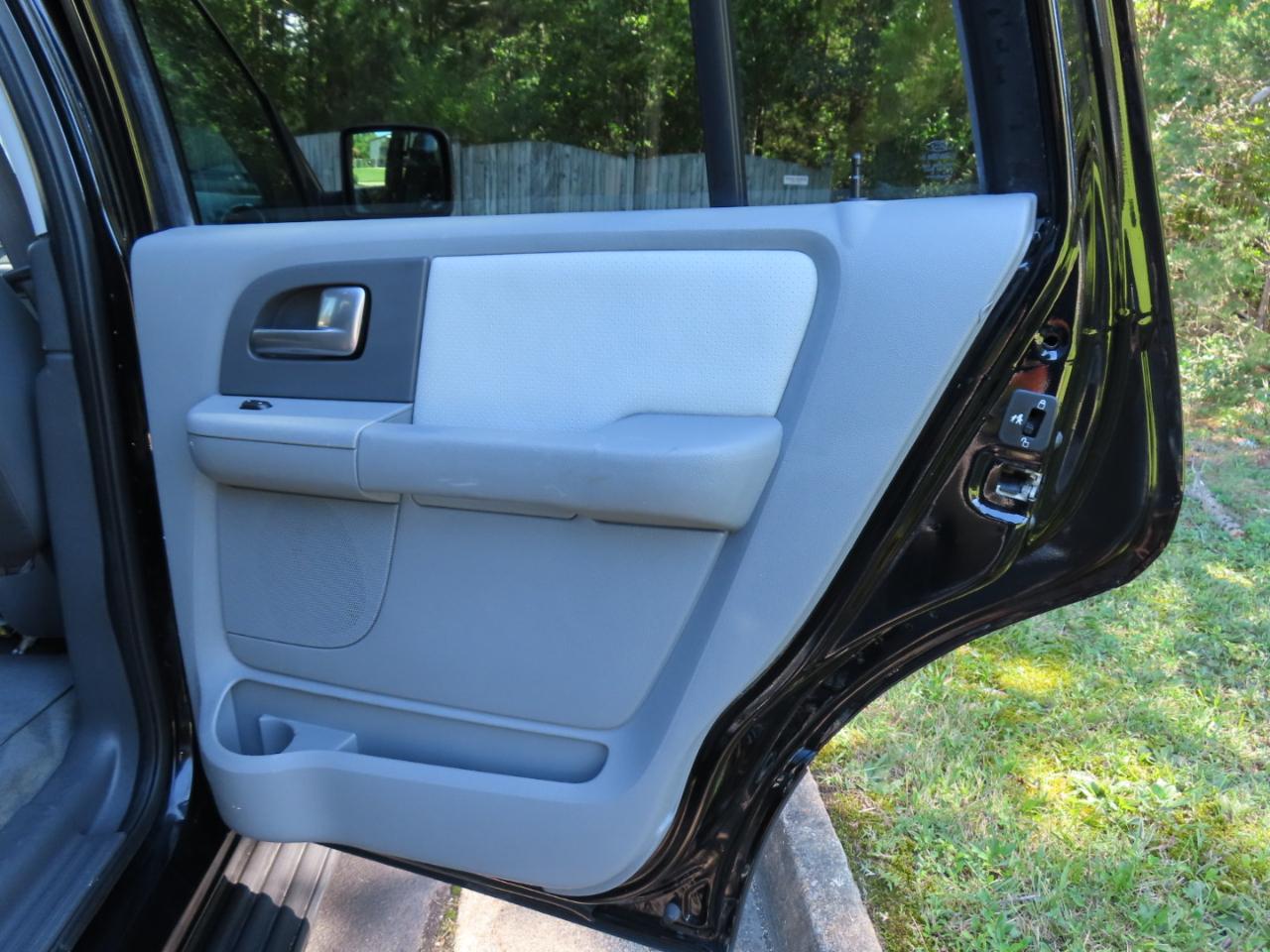 Ford Expedition XLT 4.6L 4WD 2004